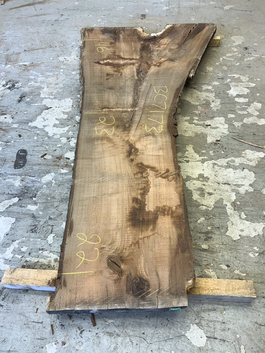 Walnut (Black) Board BC7173