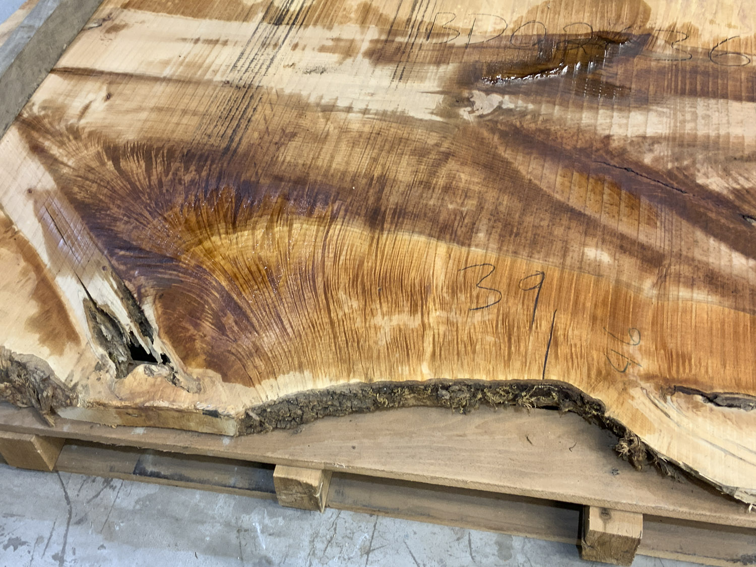 Maple (Big Leaf) Board BD02636 - Image 9