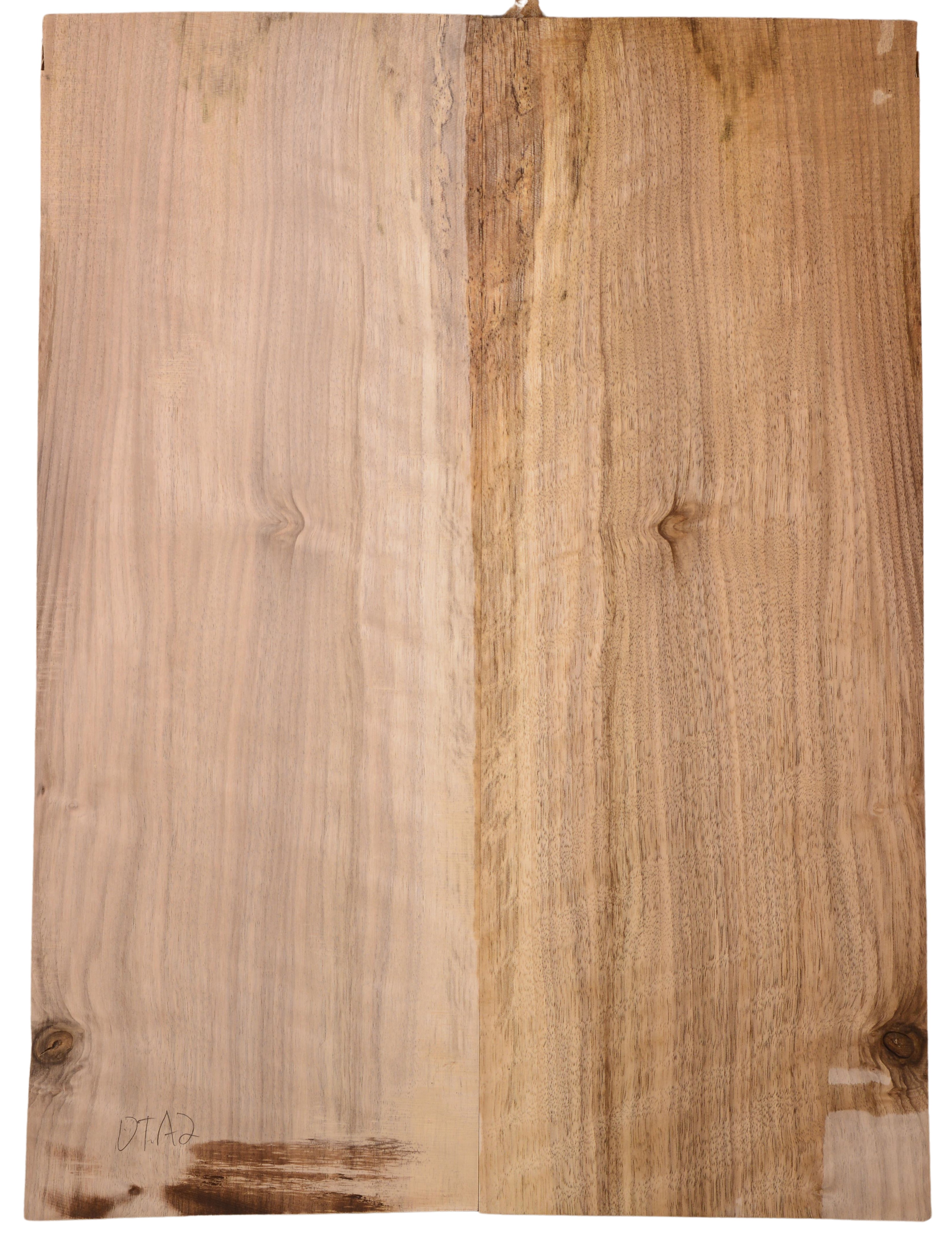 Walnut (English) GuitarSolidBodyTopATC L15769.G.129