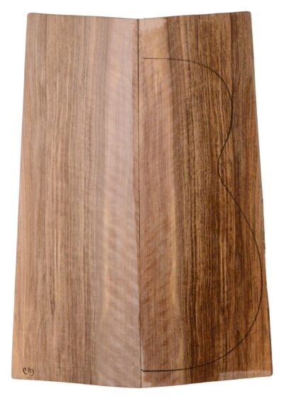 Walnut (English) GuitarBack2pcATC L3981-90.G.042