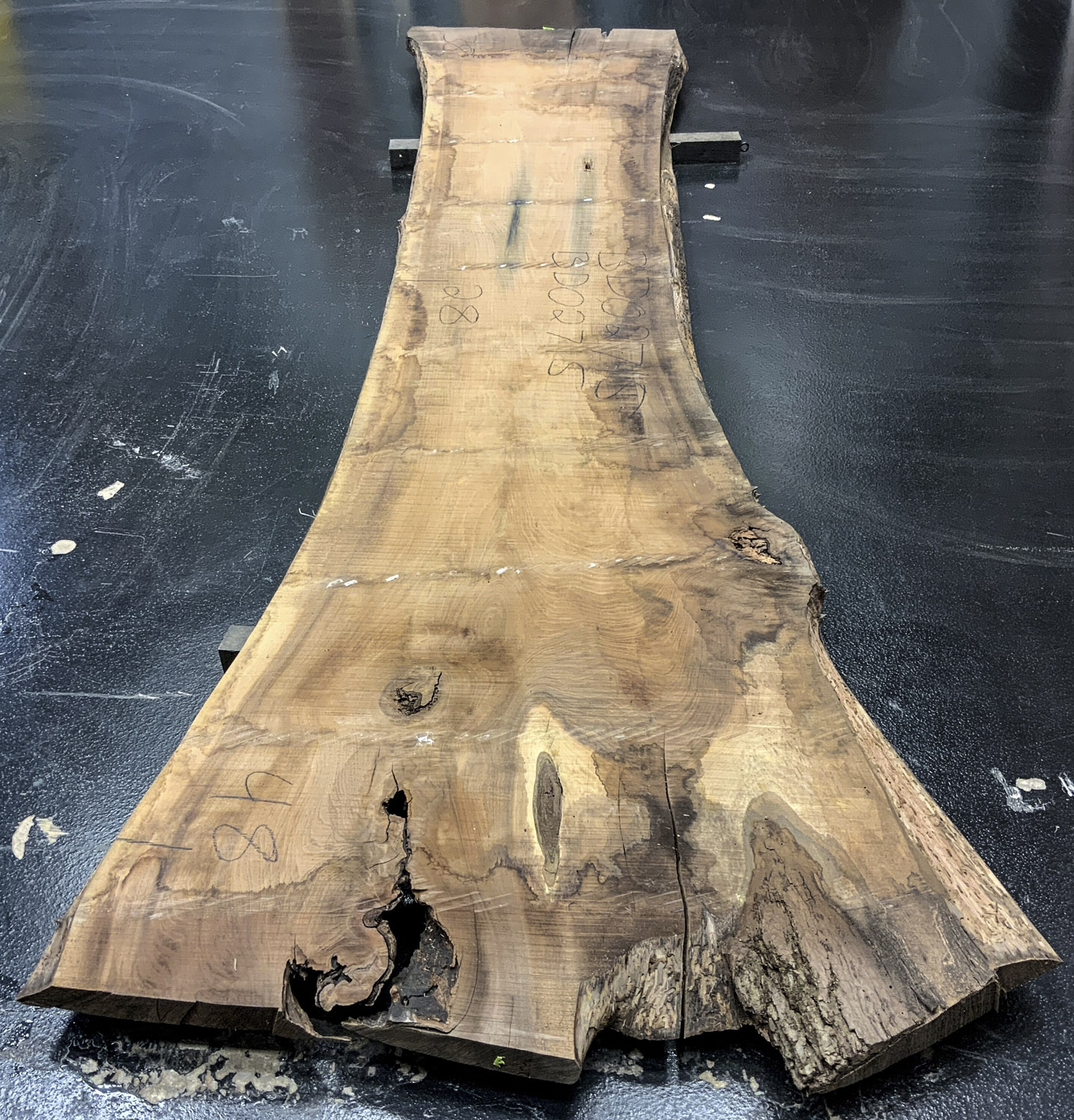Walnut (Black) Board BD02715